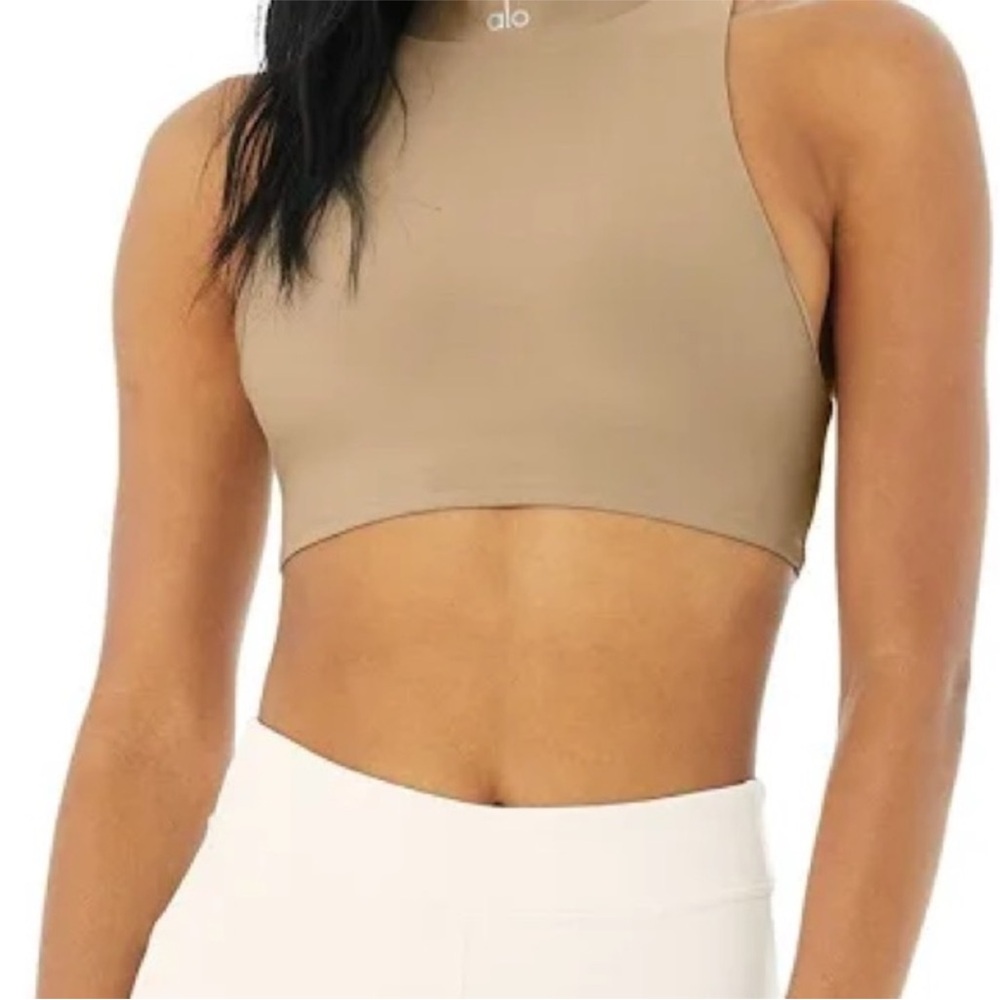 ALO Yoga Women's Beige Crop Top airlift